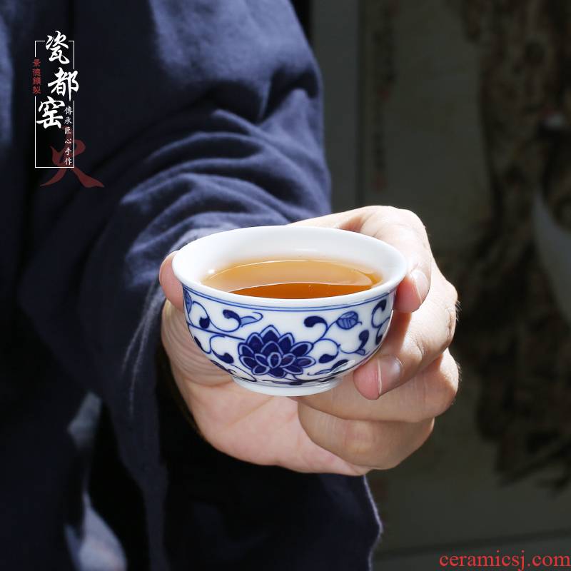 Jingdezhen pure hand draw a single cup of individual cup small kung fu tea cups domestic blue and white porcelain bowl bound branches sample tea cup