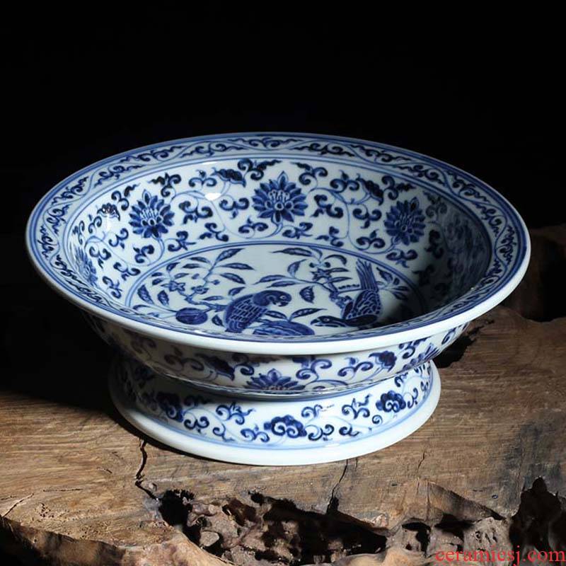 Blue and white tall hand - made ceramic fruit bowl 'lads' Mags' including nuts hand - made flowers and fruit nut plate plate of Chinese cultural characteristics