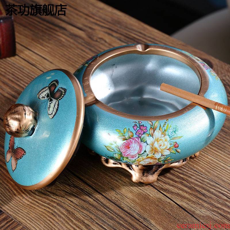 Creative ceramic ashtray sitting room tea table decorations with cover large European wind ashtray home furnishing articles
