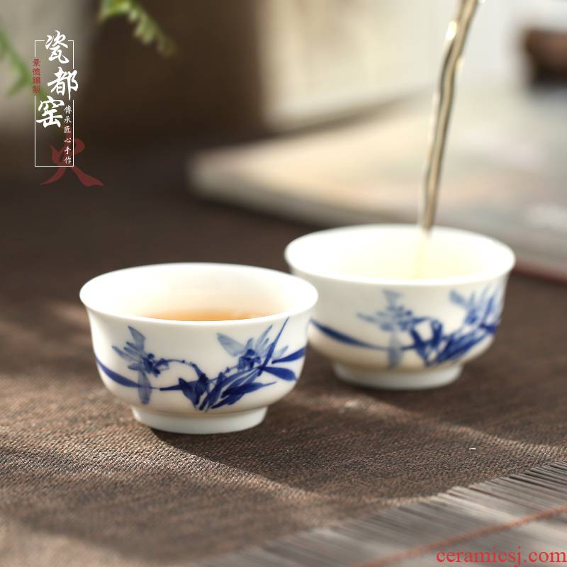 Jingdezhen hand - made sample tea cup of blue and white porcelain ceramic tea a single, small single master kung fu tea cups