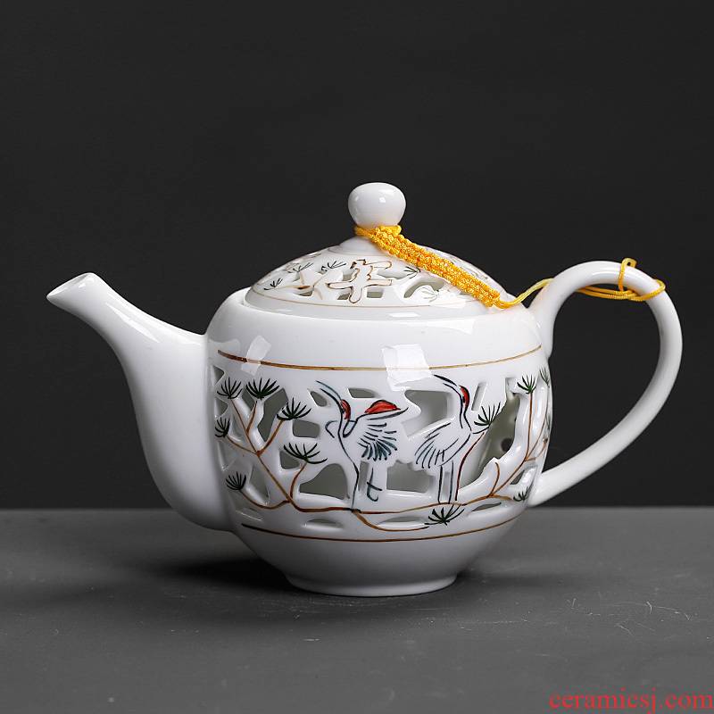 Little teapot in hand to expressions using single creative hollow out move modern European ceramic drinking tea pot with lid office