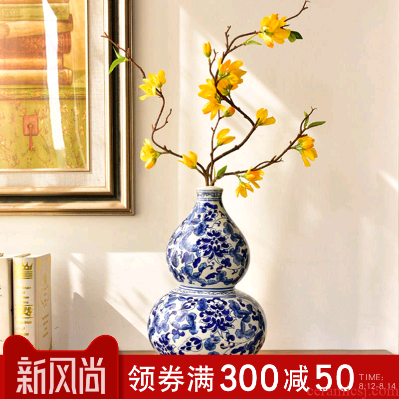 New Chinese style of jingdezhen blue and white porcelain vase furnishing articles sitting room of TV ark, wine porch decoration decoration flower arranging