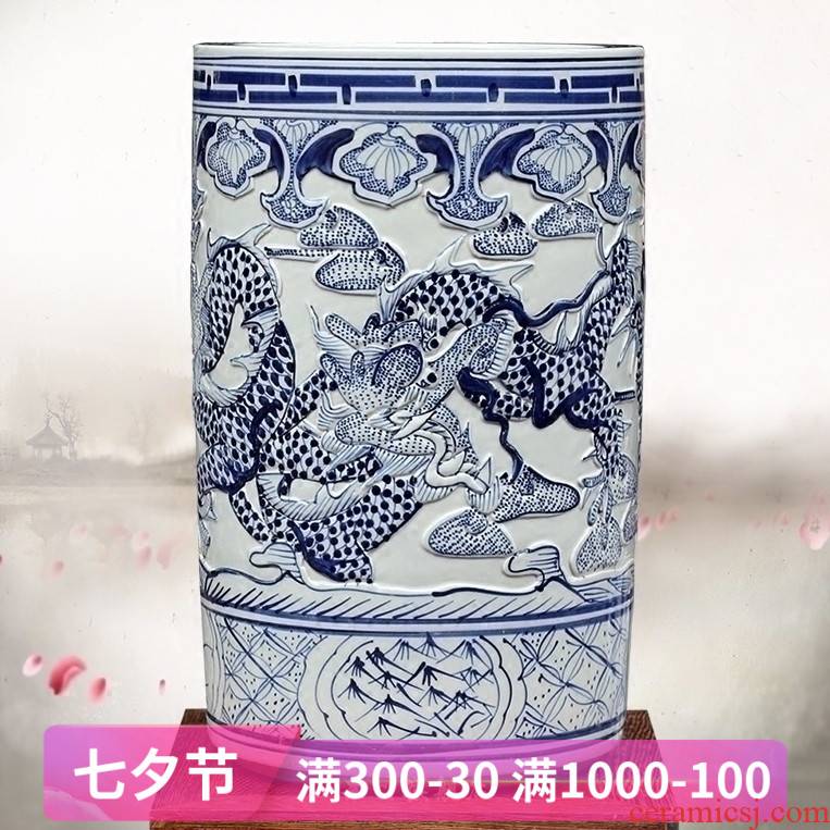 Jingdezhen ceramic blue and white dragon carving dragon quiver office mesa archaize sitting room place, calligraphy and painting scroll to receive goods