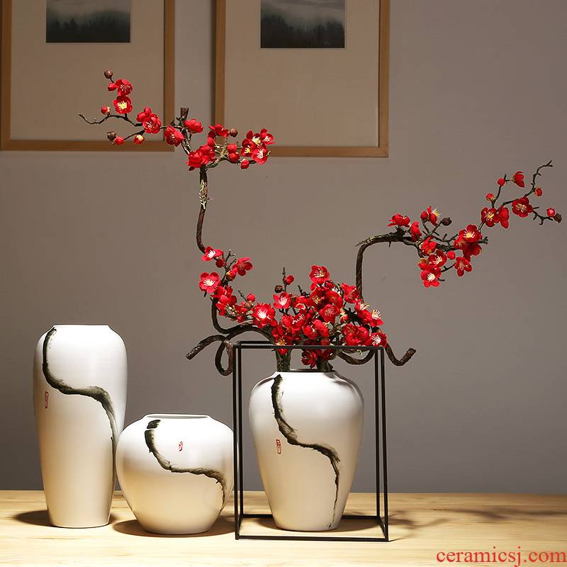 Jingdezhen ceramics vase household adornment flower arranging dried flower Chinese style living room TV cabinet vase is placed by hand
