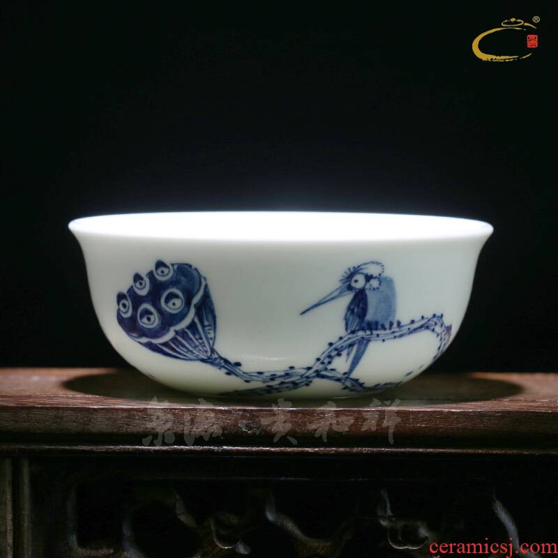 And auspicious old manual hand - made all thin foetus sample tea cup large blue And white porcelain is jingdezhen ceramic kunfu tea cups
