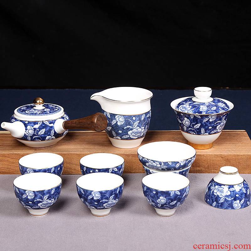 Hibiscus flowers covered bowl of blue and white porcelain ceramic kung fu tea set combinations of a complete set of 6 people with simple office