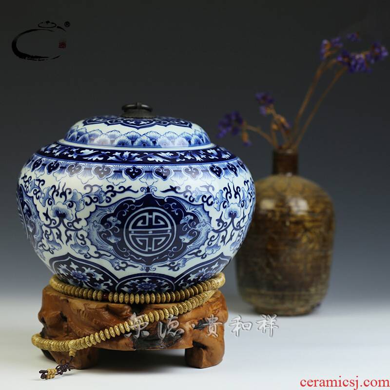 And auspicious large caddy fixings jingdezhen blue And white caddy fixings white porcelain body storage round pot of tea packing gift box