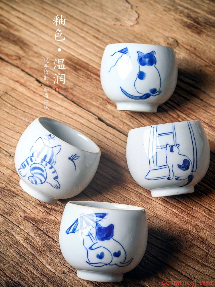 Blue and white porcelain personal kongfu master cup single CPU jingdezhen hand - made ceramic cups sample tea cup checking out the tea