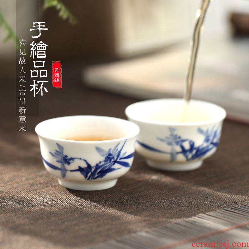 The Poly real scene hand - made kung fu tea cups porcelain jingdezhen blue and white porcelain single sample tea cup lamp that pu 'er tea