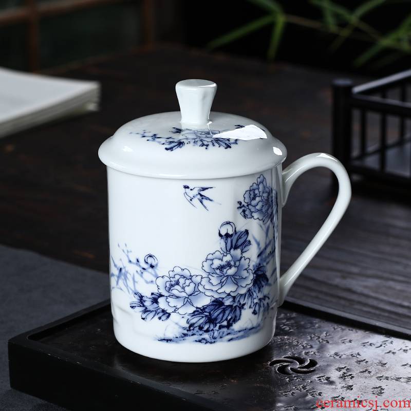 Jingdezhen ceramic cups with cover water blue and white porcelain cup home office gift cup tea office meeting