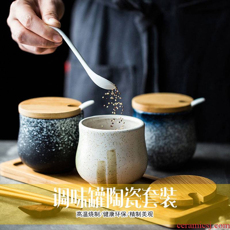 Ceramic seasoning as cans suit individual household kitchen condiment jar with cover with a salt shaker combination with soy sauce chili oil tank