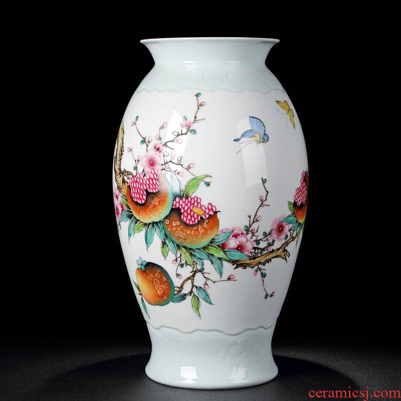 Jingdezhen vases, antique hand - made powder enamel glaze on the mesa of pomegranate flower vase