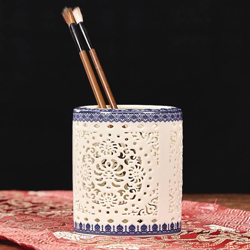 Brush pot ceramic creative fashion gift office supplies the receive a case the teacher hollow vase study adornment furnishing articles