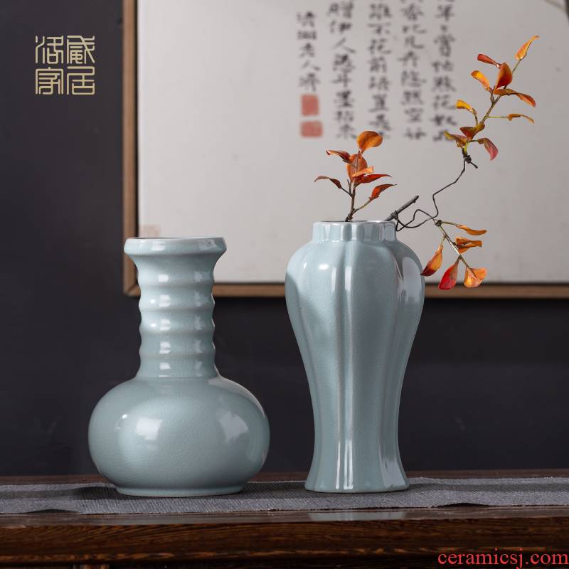 The azure glaze floret bottle of jingdezhen Chinese archaize home sitting room flower arranging ceramics decoration porcelain bottle furnishing articles