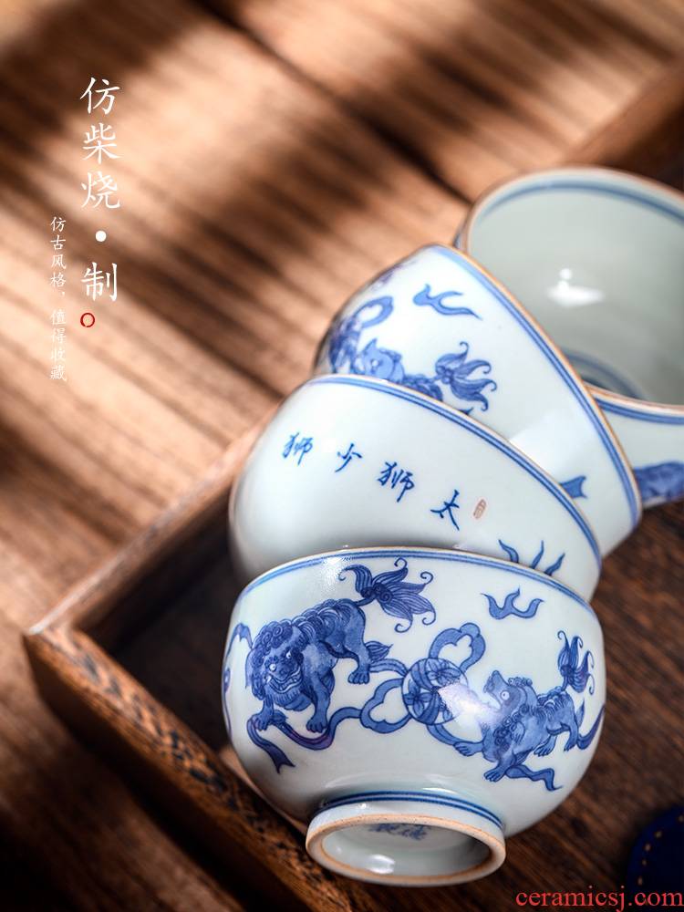 Jingdezhen blue and white master hand - made ceramic cup of pure manual sample tea cup single CPU archaize too lion kung fu tea cups