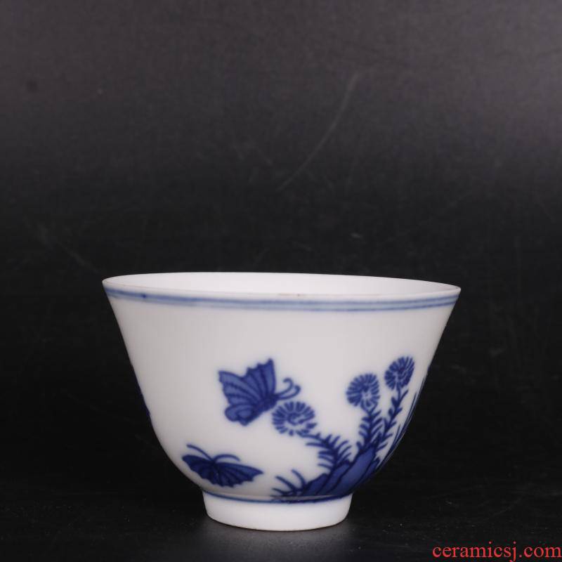Blue and white butterfly pattern in frost of autumn tea cups antique crafts home furnishing articles antique antique Chinese porcelain