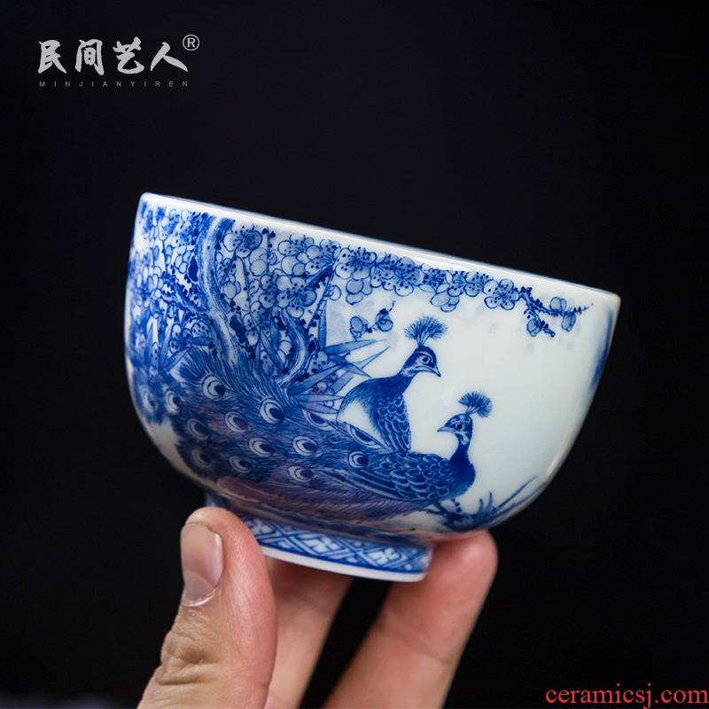 Pure manual master cup peacock hand blue and white porcelain of jingdezhen ceramic sample tea cup kung fu tea cup