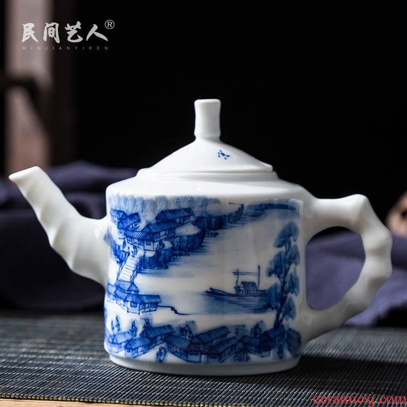 Jingdezhen ceramic hand - made kung fu tea set of blue and white porcelain teapot single pot of pu 'er tea tea, the hollow handle