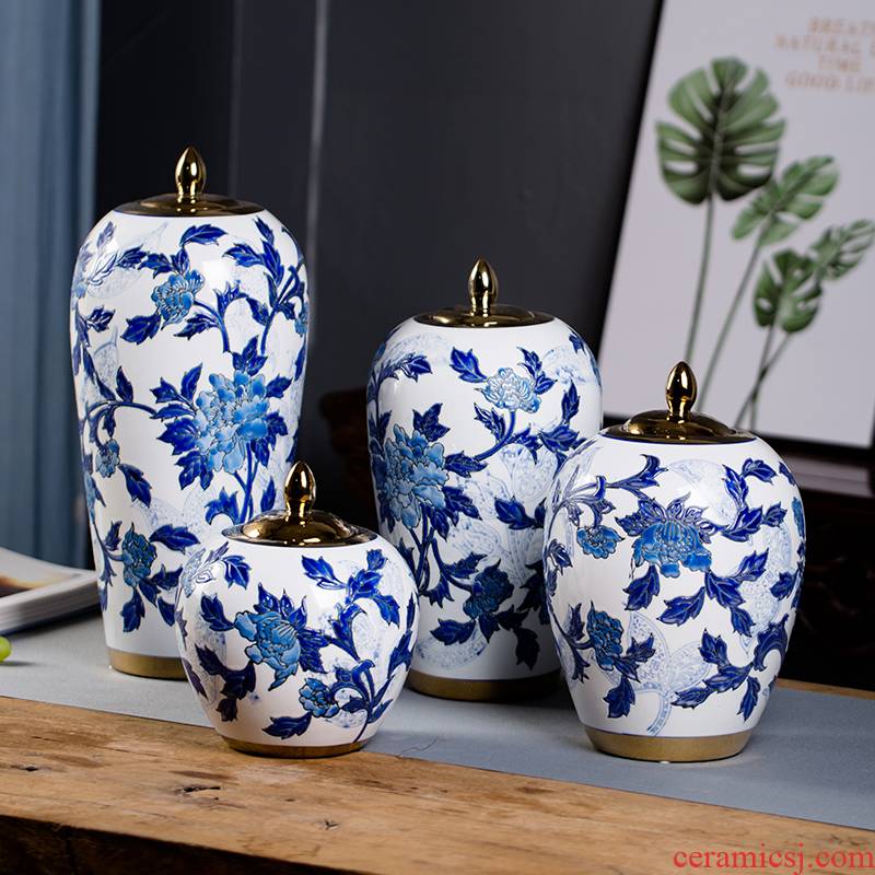 Soft outfit blue and white porcelain of jingdezhen ceramics creative I and contracted gold - plated lighter key-2 luxury ceramic flower vases furnishing articles in the living room