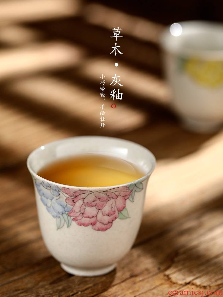 Small ceramic cups fragrance - smelling cup sample tea cup jingdezhen hand - made master cup single cup plant ash peony kung fu to the CPU
