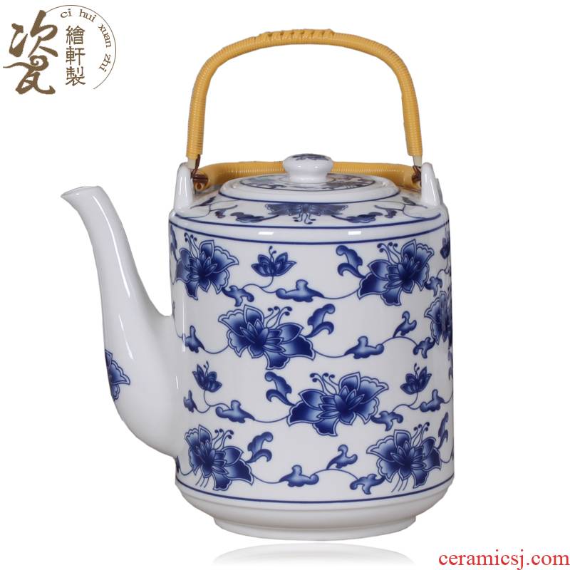 Jingdezhen blue and white ipads China super cool tea pot teapot ceramic teapot hotel teahouse household girder teapot