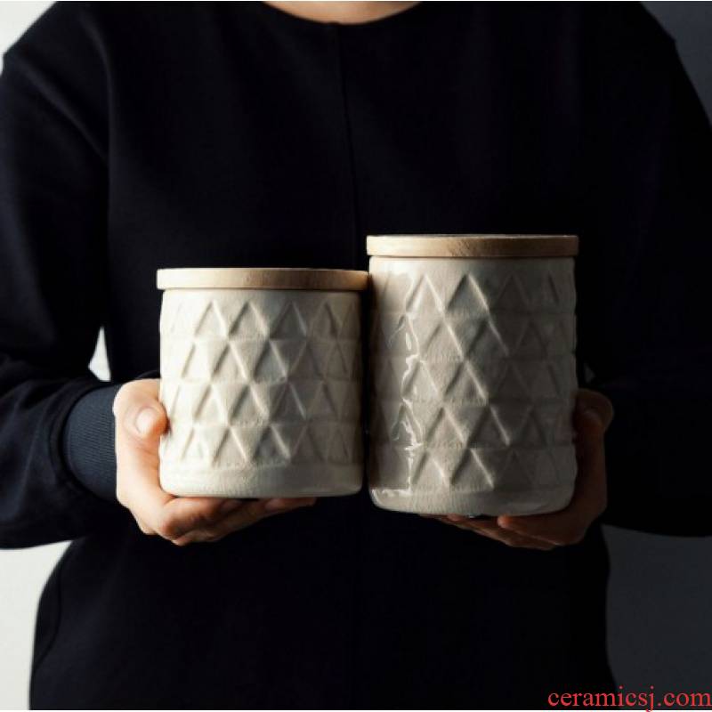 Creative ceramic moisture food grains to receive a bottle of household size coffee storage tank salt shaker sugar pot snacks