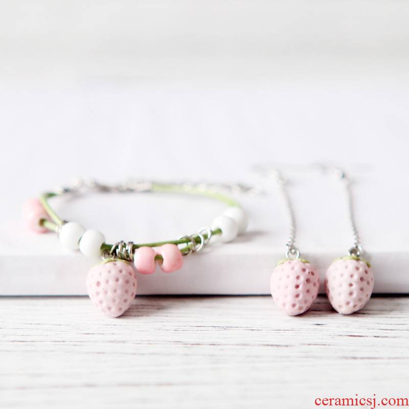 QingGe bracelet female han edition contracted student 's department of strawberry girlfriends sweet joker ceramics street source of move