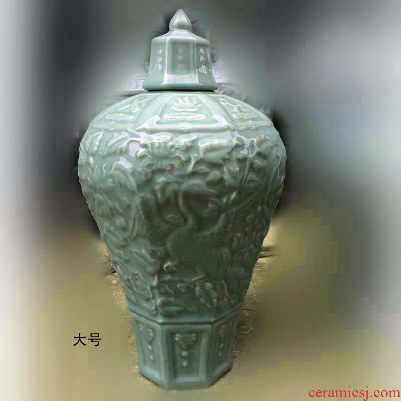 Jingdezhen shadow green embossed with cover mei bottles of Jingdezhen monochrome embossing mei bottle green embossed porcelain Jingdezhen we knew