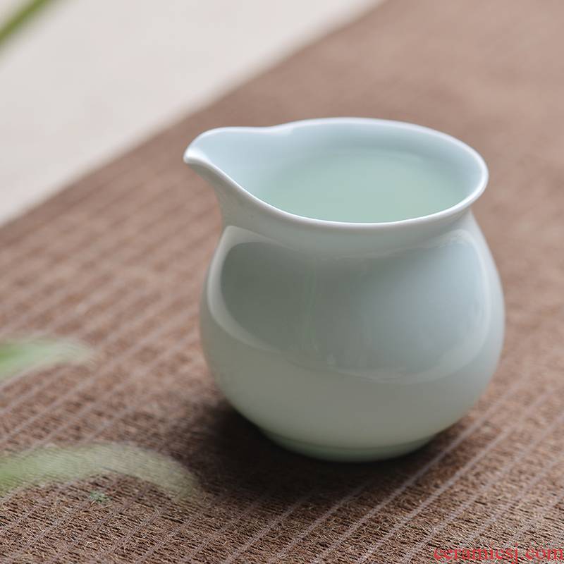 One thousand fire jingdezhen ceramic fair kung fu tea cups of tea ware celadon points by hand and a cup of tea tea accessories