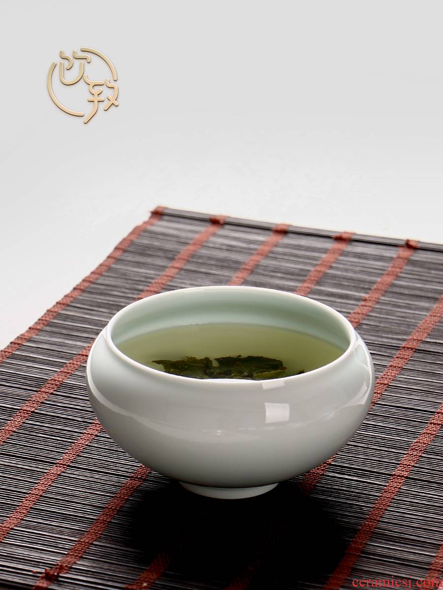 Ultimately responds to wash to retro celadon antique Japanese zen building glass trumpet ceramic household utensils, tea wash water jar