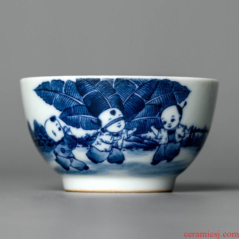 Jingdezhen hand - made master the blue and white porcelain cup kung fu tea cup pure manual tong qu large sample tea cup