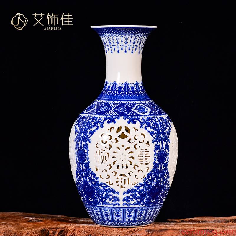 Blue and white porcelain of jingdezhen ceramics hollow - out vases, flower arranging new Chinese style living room porch TV ark adornment furnishing articles
