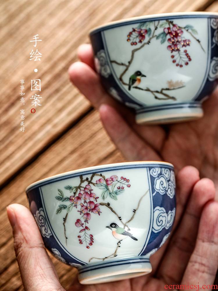 Jingdezhen blue and white window wisteria flowers and birds hand - made kung fu tea cups masters cup a cup of pure checking ceramic sample tea cup