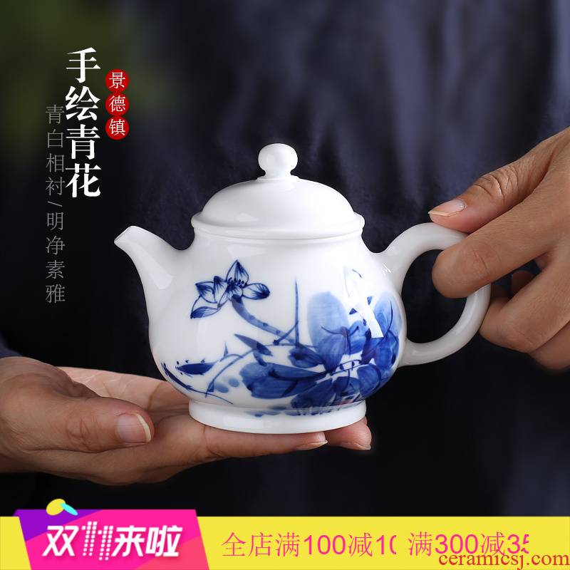 . Poly real scene of jingdezhen ceramic teapot filtering hand - made kung fu tea set of blue and white porcelain tea hand grasp small single pot