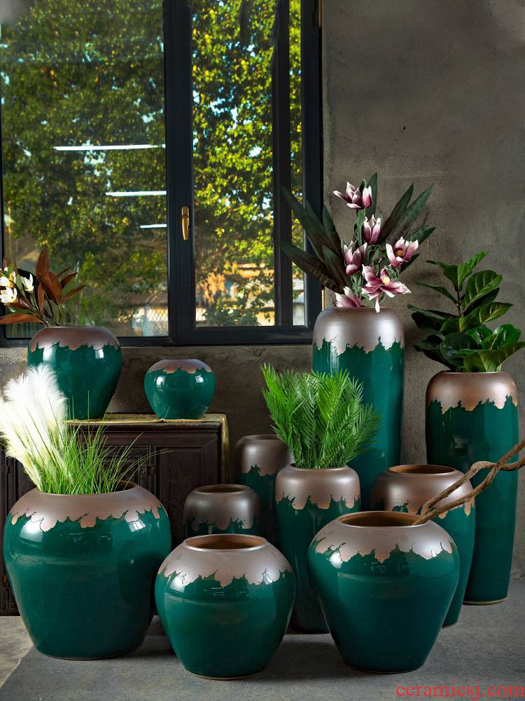 Retro nostalgia of jingdezhen ceramics of large vases, flower arranging place decoration to the hotel villa living room dry flower POTS