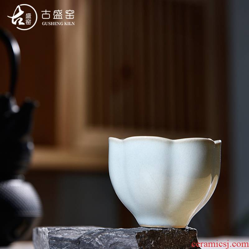 Ancient sheng up new name plum flower petals, jingdezhen up all hand master your up tea cup single cup tea bowl