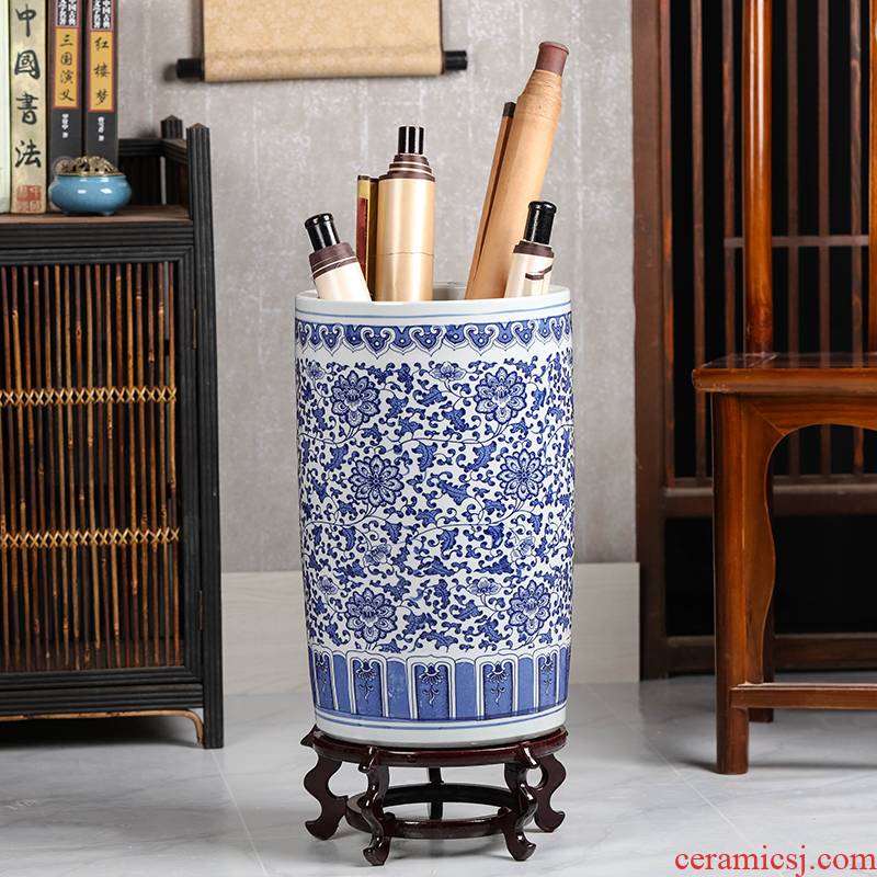 Jingdezhen ceramic quiver and calligraphy scrolls cylinder receive calligraphy painting cylinder study large blue and white porcelain vases, fall to the ground