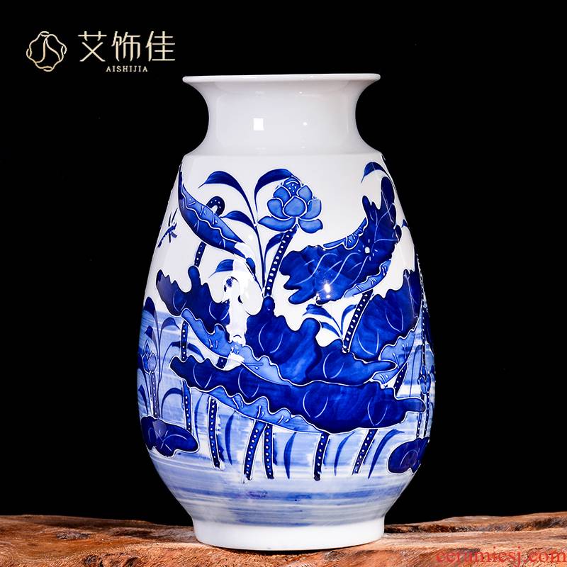 Jingdezhen ceramics hand - made reliefs of blue and white porcelain vases, the sitting room TV ark, furnishing articles decorations home rich ancient frame