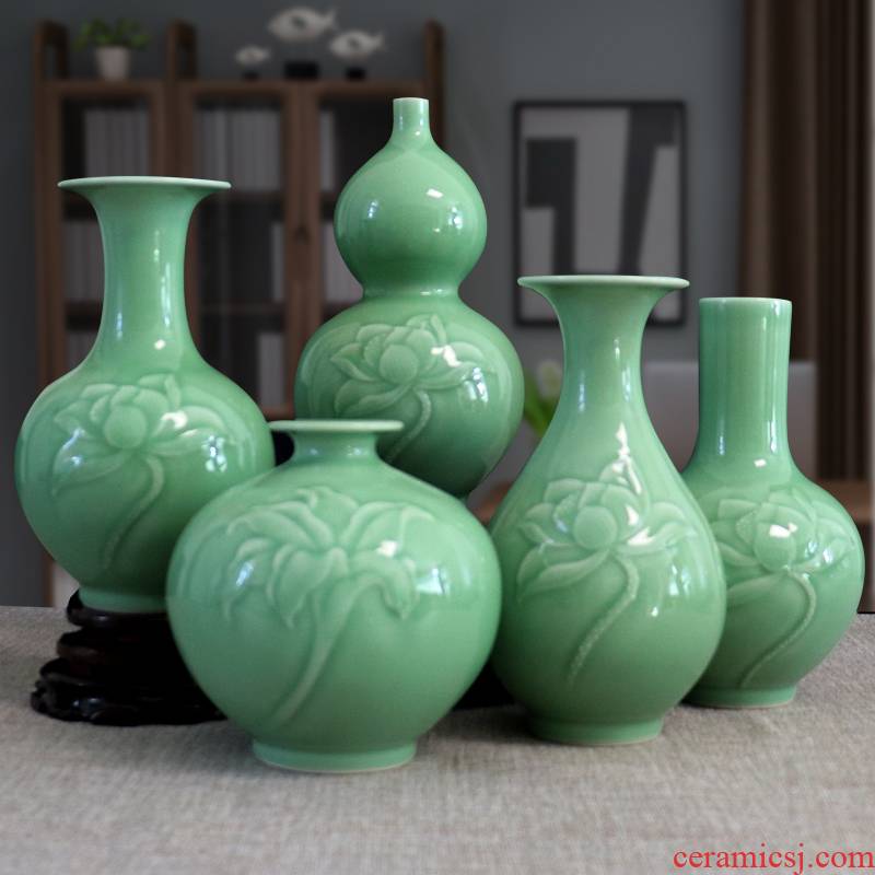 Furnishing articles relief handicrafts gourd vase of jingdezhen ceramics dry flower arranging hankage green glaze little sitting room adornment