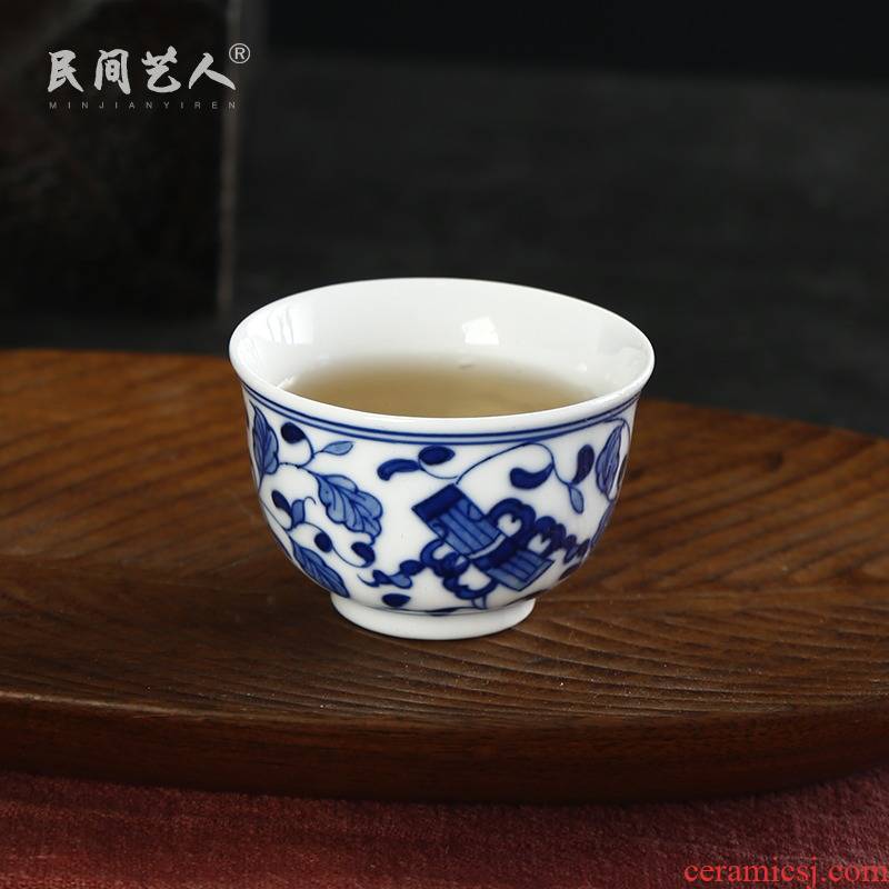 The Sample tea cup kung fu ceramic tea set high white glaze of blue and white porcelain cups, small personal master cup single cup by hand painting