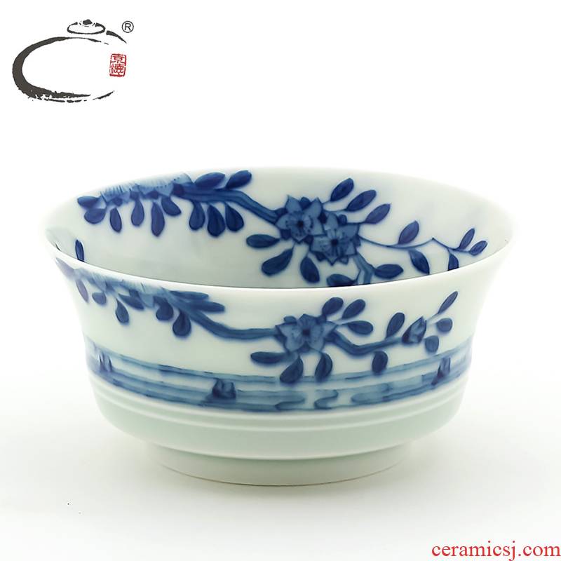 Jingdezhen blue and white the fallen petal sentient beings and auspicious cup hand - made ceramic sample tea cup kung fu tea cup to use single CPU