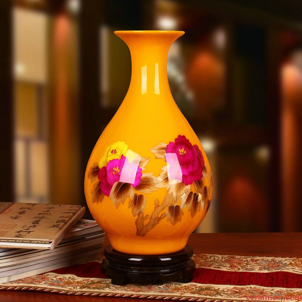 Jingdezhen ceramics palace yellow straw vase peony riches and honour vase opening gifts collection place decoration