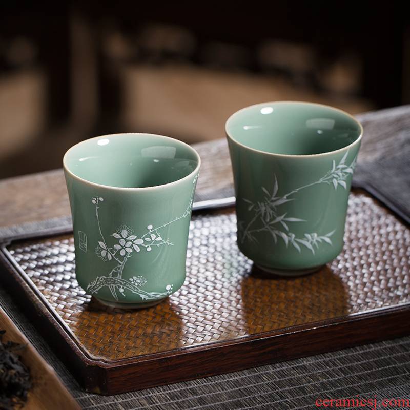 The Owl up jingdezhen tea set high temperature glaze old name plum of moss white hand - made sniff the name plum and the bamboo tea masters cup
