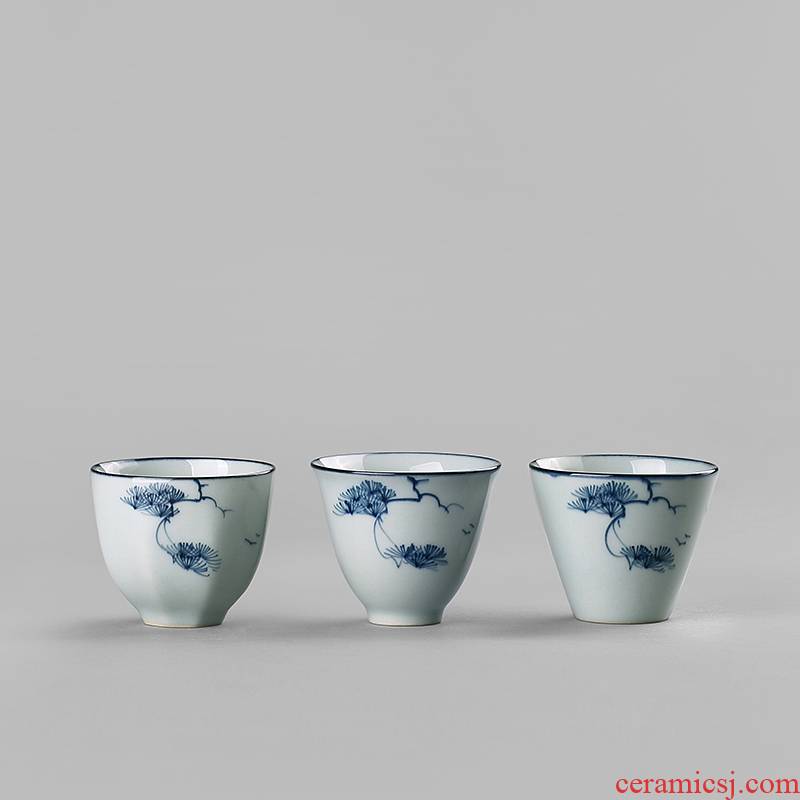 Clay hand - made antique blue - and - white porcelain sample tea cup small Japanese single master cup kung fu tea set a single small tea cups