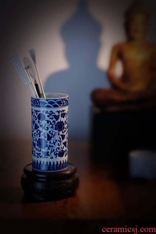 Offered home - cooked hand - made point work in jingdezhen blue and white tie up lotus flower brush pot manual archaize ceramic four articles furnishing articles