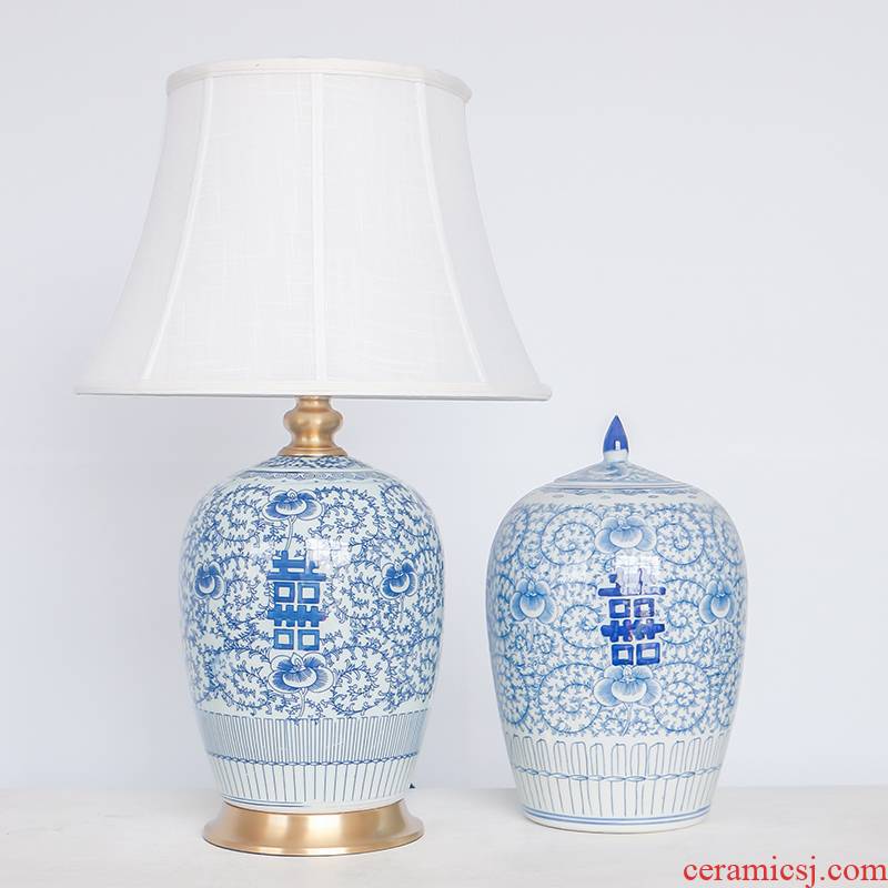 Double blue and white porcelain ceramic desk lamp new classical Chinese style lamp of bedroom the head of a bed full of copper decoration sitting room lamps and lanterns of furnishing articles
