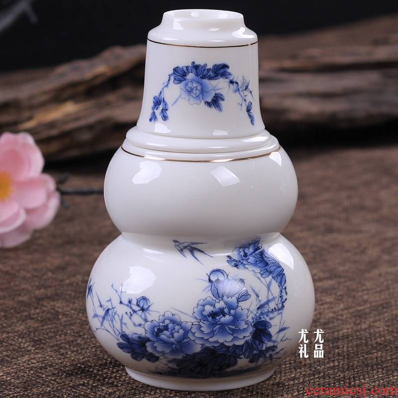 Qiao longed for blue and white peach blossom put temperature wine pot wine. The Two gourd burn hip flask a small handleless wine cup glass ceramic perm hip flask