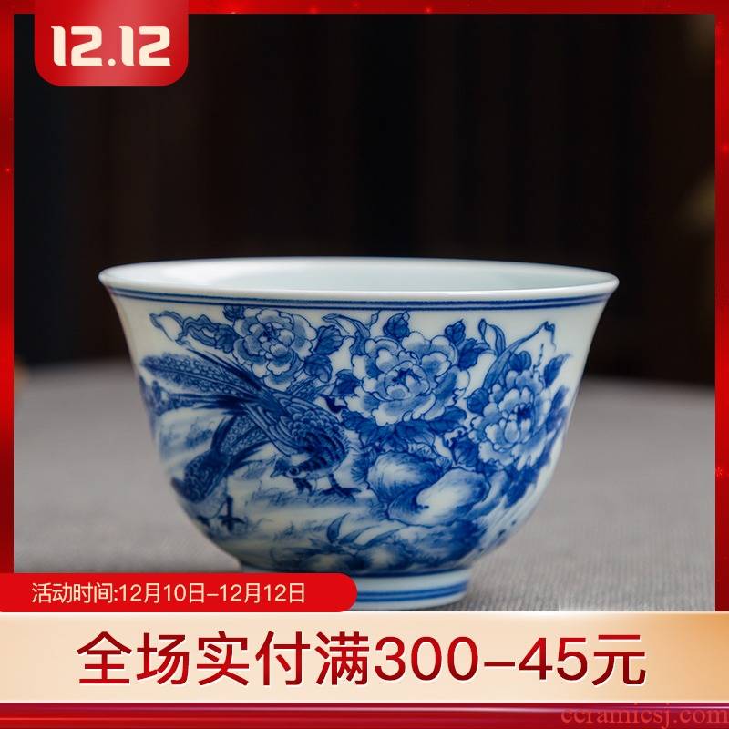 Folk artists hand - made the icing on the cake to the master of the blue and white porcelain cup single CPU jingdezhen ceramics by hand big kung fu tea cups