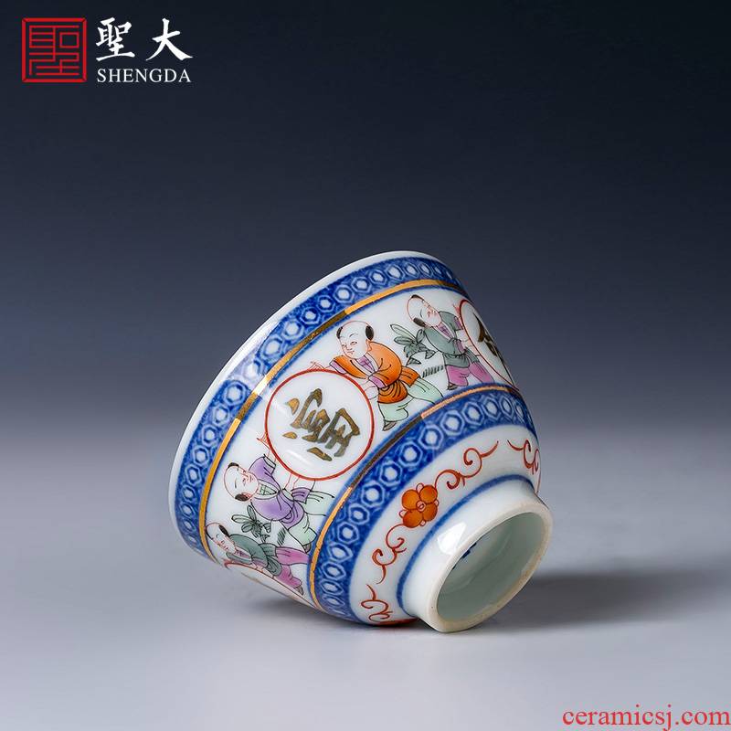 Santa kunfu tea sample tea cup hand - made ceramic new blue see colour with a silver spoon in its ehrs expressions using long master cup of jingdezhen tea service by hand