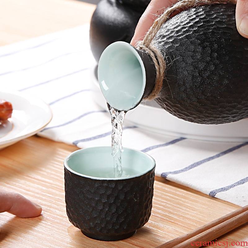 Qiao mu Japanese zen black honeycomb ceramic wine suits for domestic wine and rice wine liquor cup flask temperature points